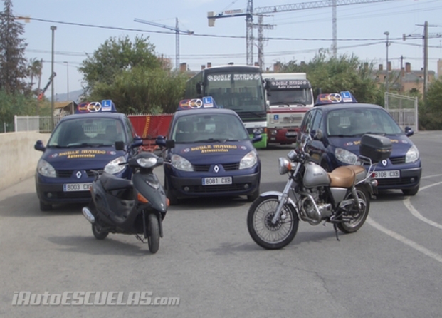 AUTOESCUELA DOBLEMANDO CHURRA AUTOESCUELA DOBLEMANDO CHURRA
