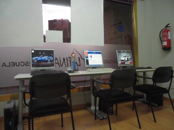 autoescuela LATINA 10 (aluche)