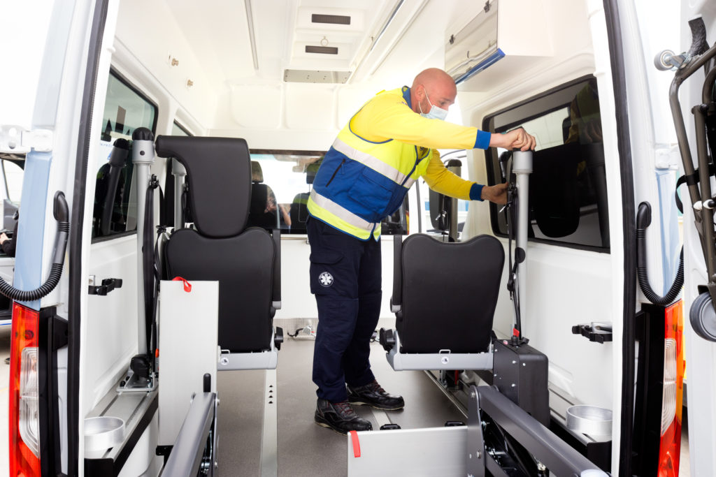 Claves para Convertirse en un T&eacute;cnico de Transporte Sanitario: Una Profesi&oacute;n en Auge en el Mundo del Motor