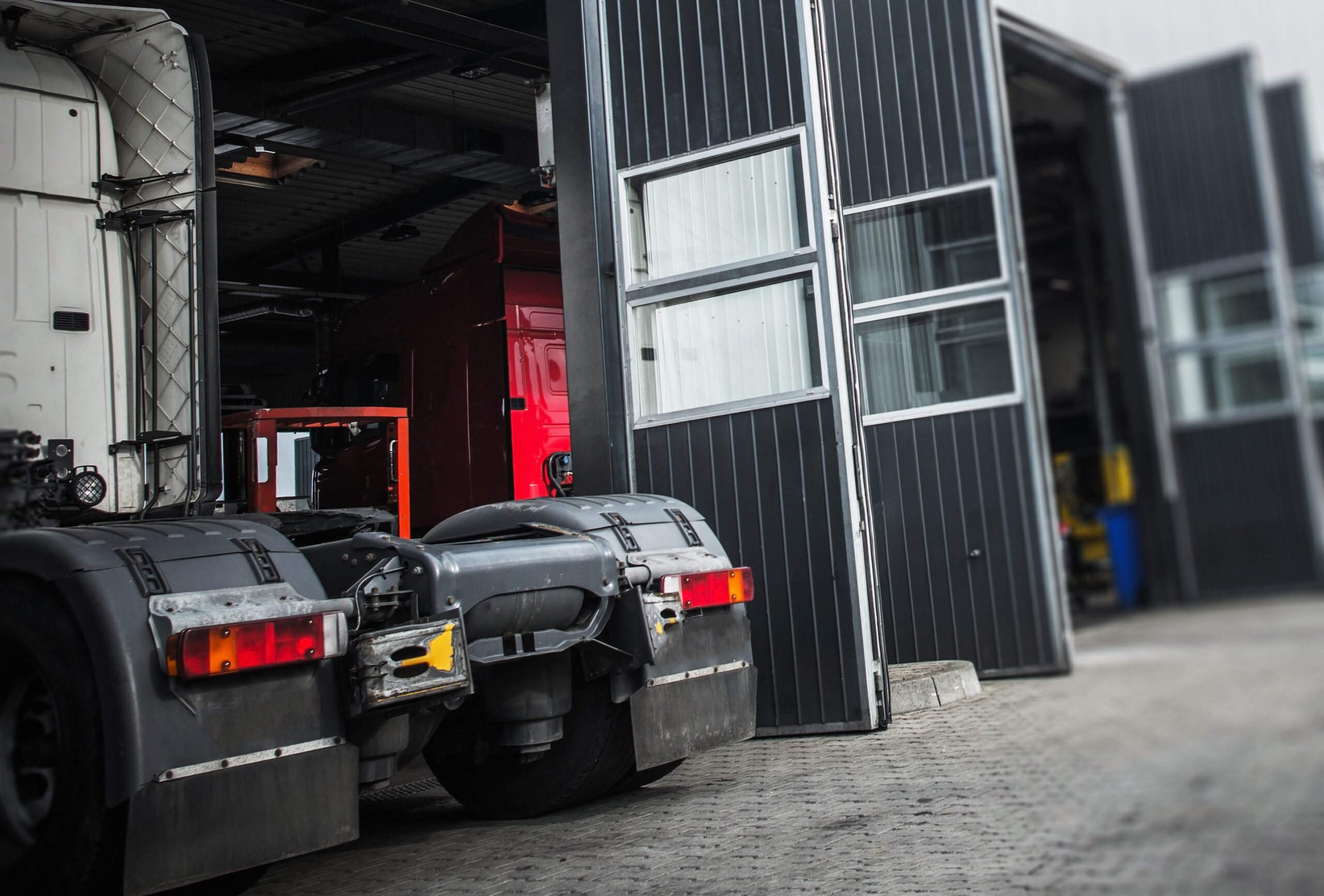 5 Claves a considerar al comprar un cami&oacute;n usado: tu gu&iacute;a esencial para una compra exitosa